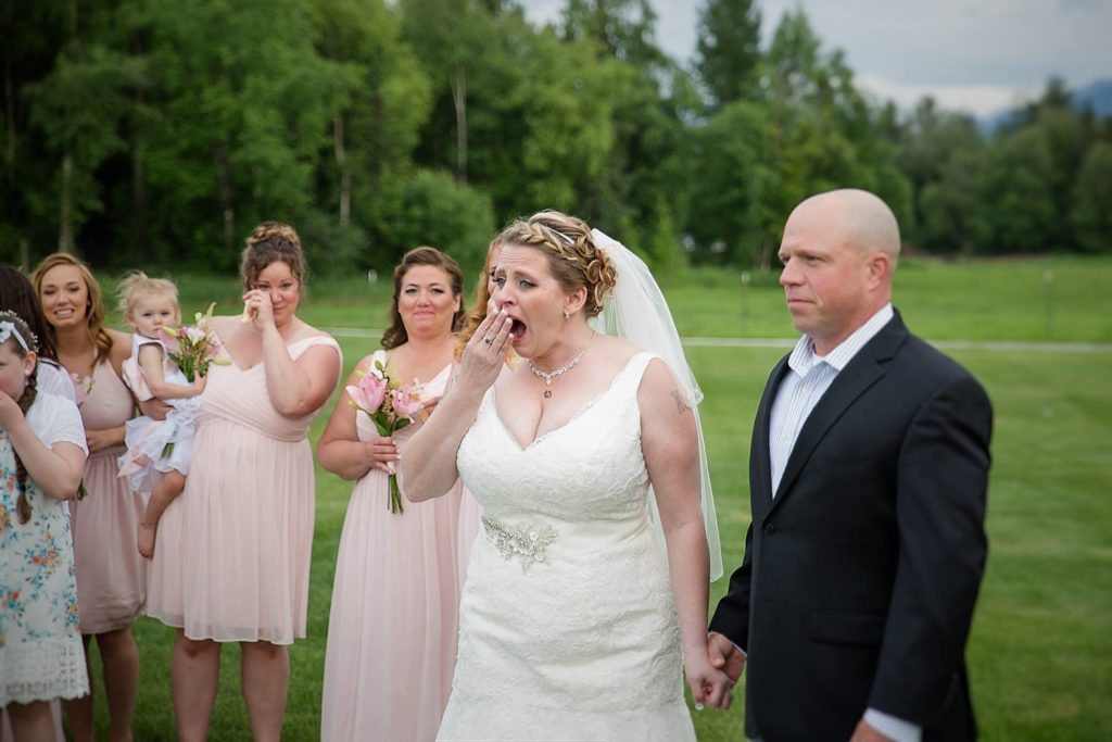 Noiva surpreendida em casamento
