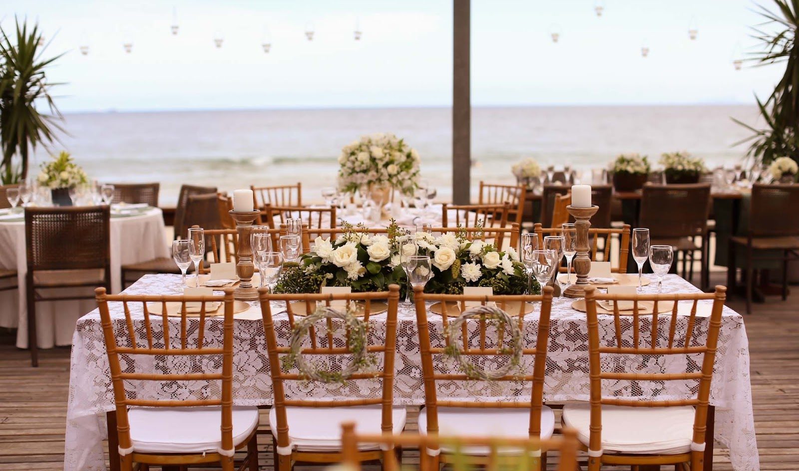 Centro de mesa para decoração de casamento: flores brancas