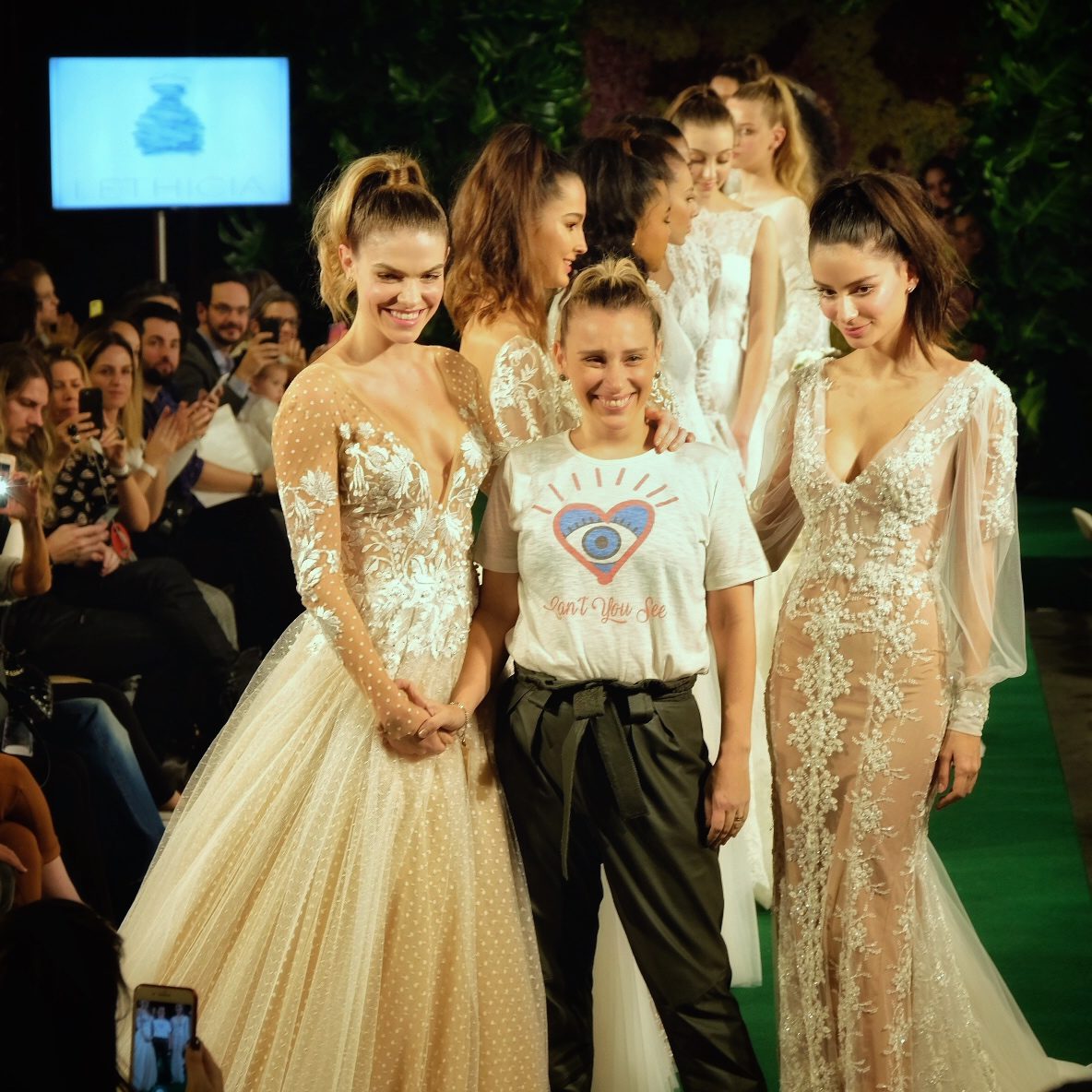 desfile lethicia bronstein