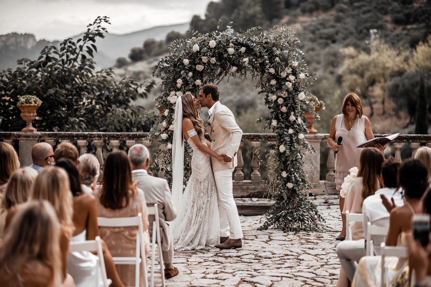 Arco de flores no casamento | Tali Photography