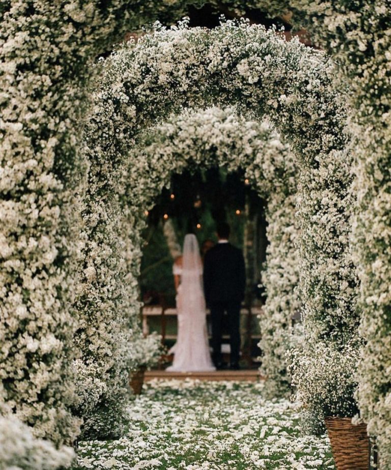 Arco de Flores na Decoração: Dicas Essenciais para Decorar a Cerimônia!