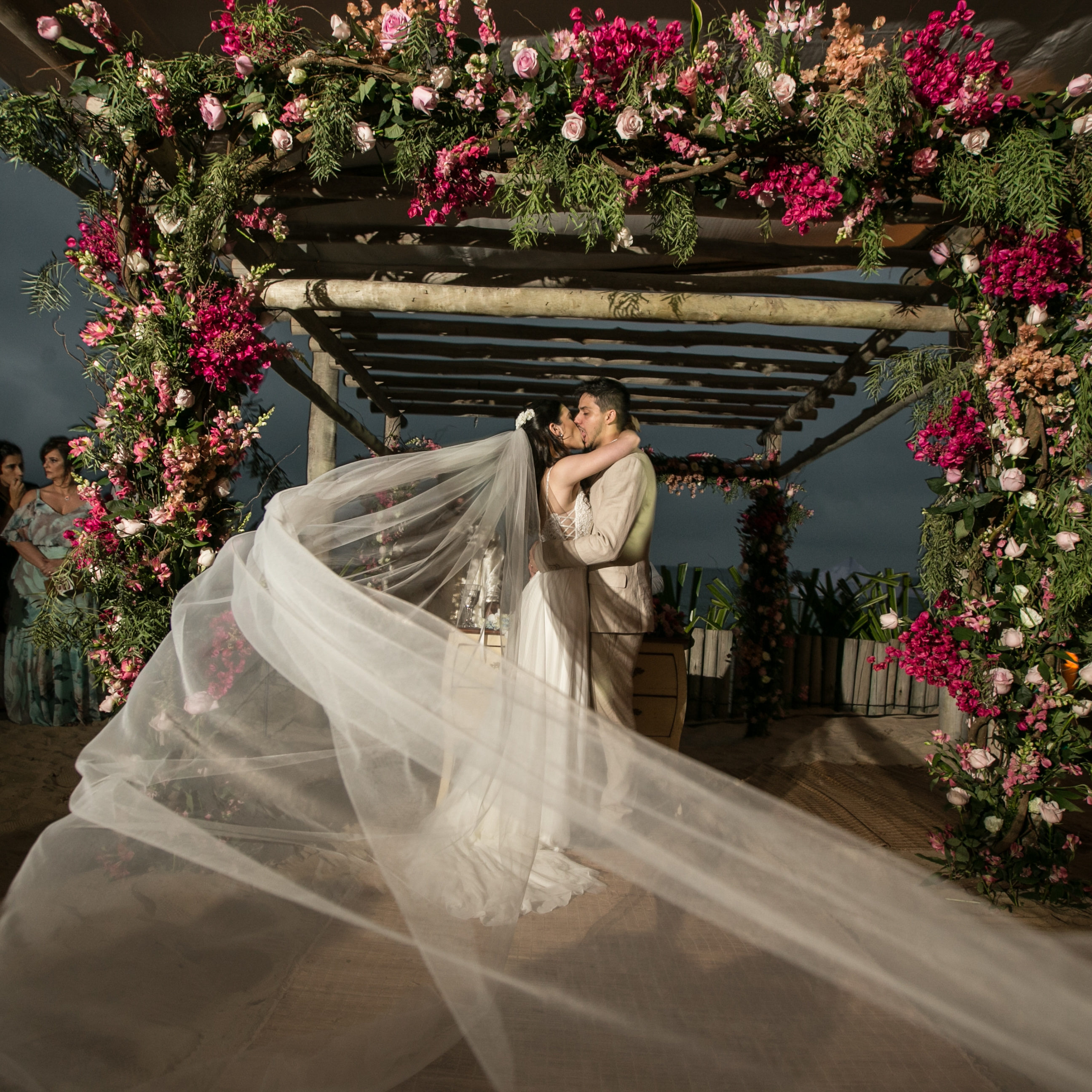 Casamento pé na areia em maresias