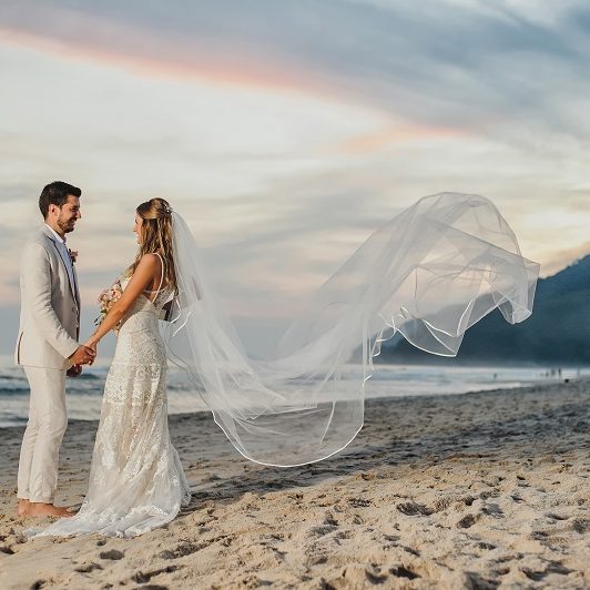 Casamento pé na areia - Tamara e Vitor