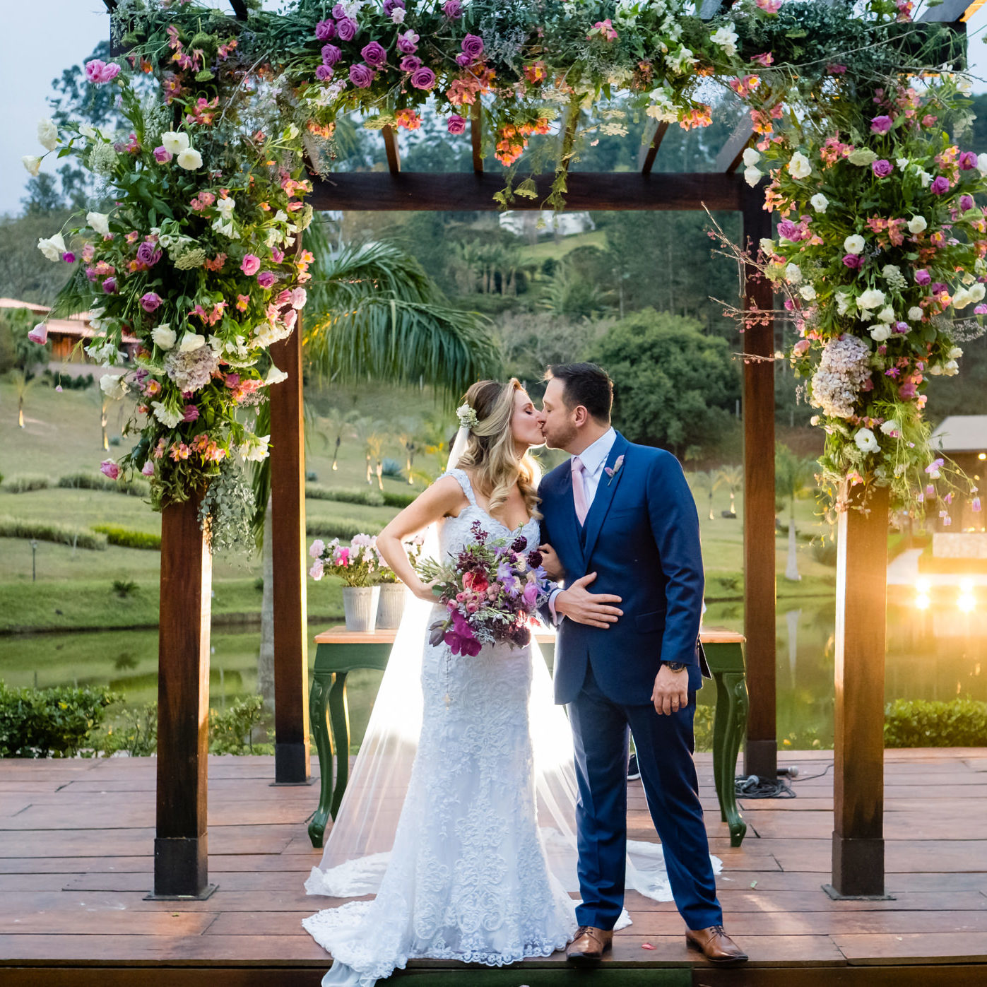 casamento romântico ao ar livre