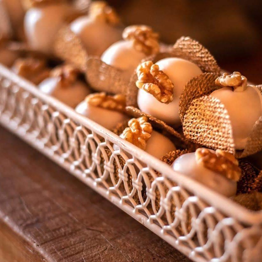 Camafeus em uma bandeja de casamento