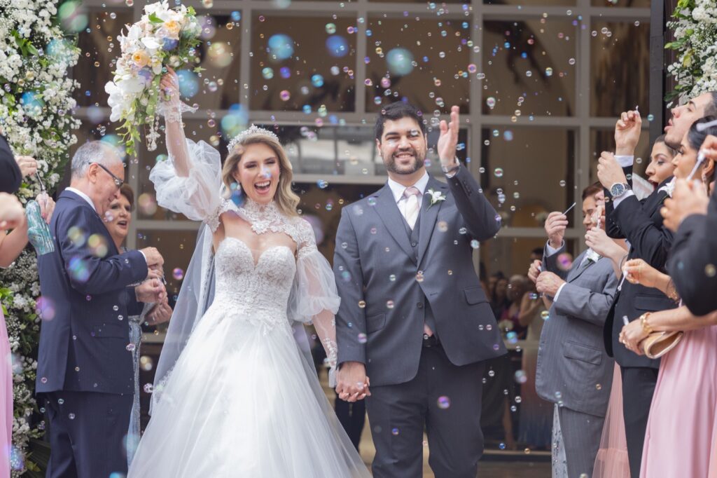 Casamento Romântico com Cerimônia Religiosa: Larissa e Ricardo
